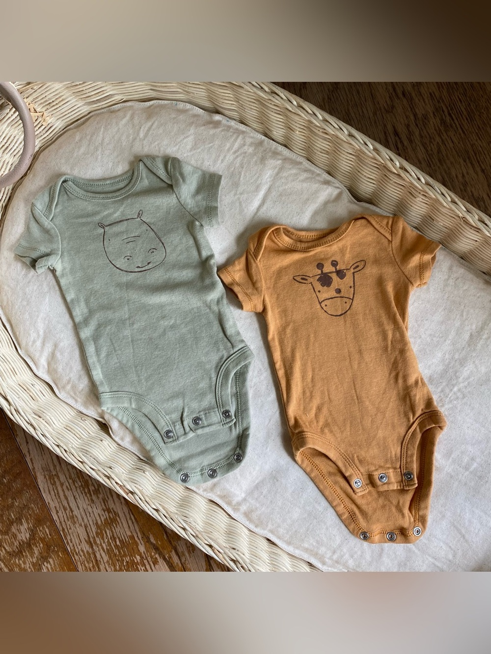 Carter's cotton newborn onesie bodysuit set